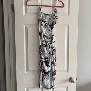 Comfortable stretchy floral dress. Great for summer date nights